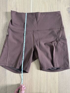 Lululemon Wunder Train High-Rise Shorts with Pockets 6"